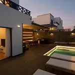 Villa Victoria - *